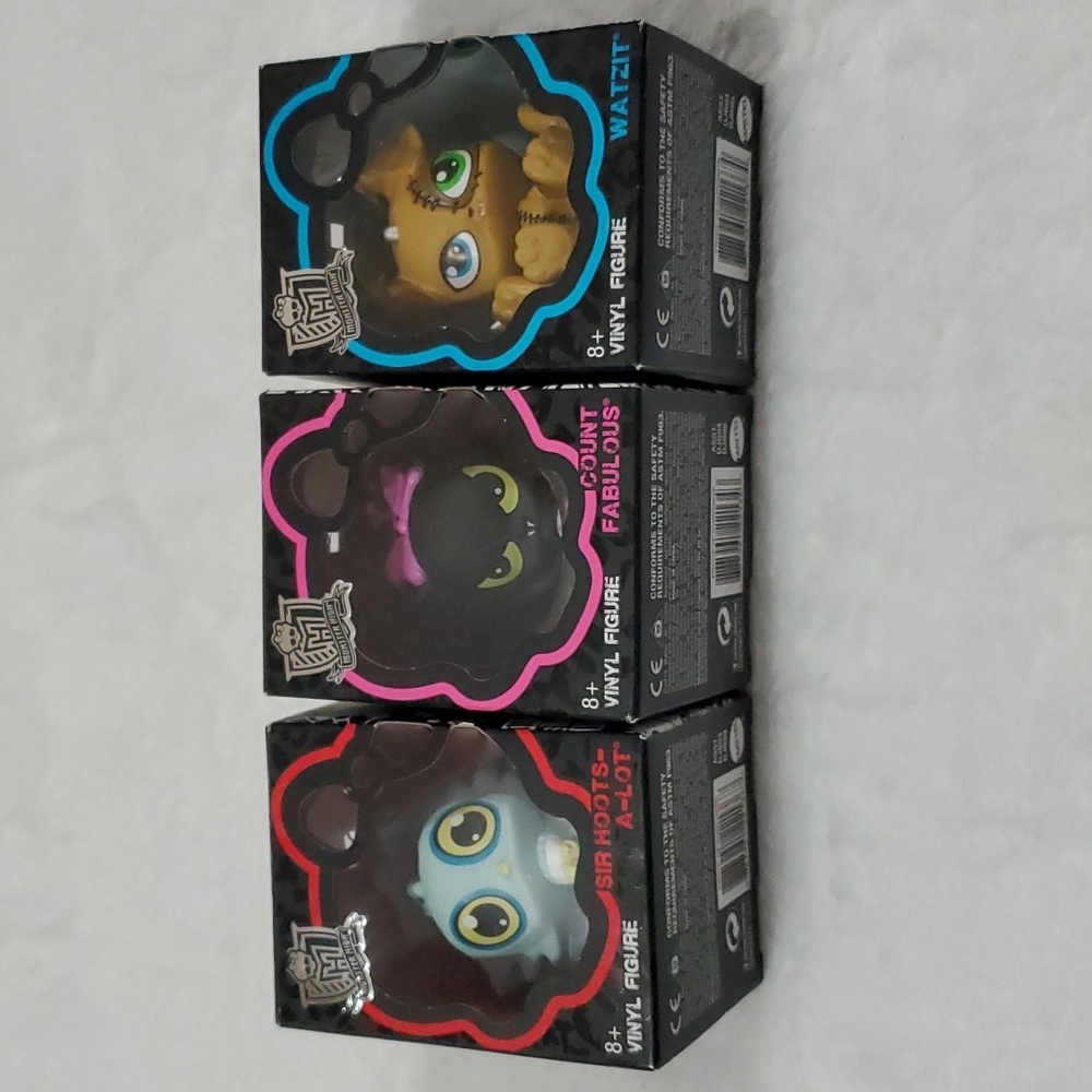 NIP 3 Monster High Vinyl Figures